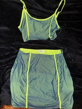 Superdown matching skirt set